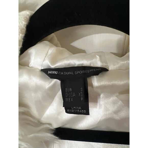 MNG White Faux Fur Hooded Vest with Ribbed Hem XS Coquette - Picture 6 of 7